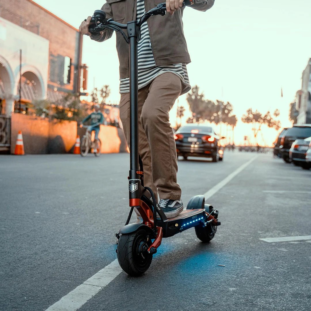 KAABO MANTIS 8 PLUS (48V 24.5Ah) - Electric scooter - Wheelyshop